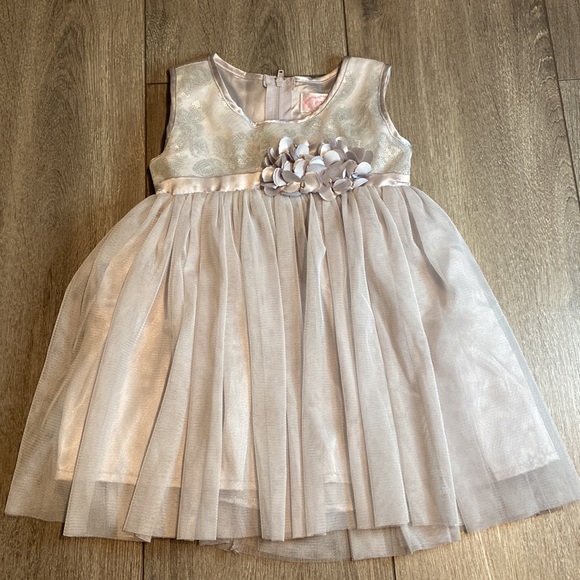 Popatu dress for the little Princess. Size.18 mos. - Picture 5 of 7
